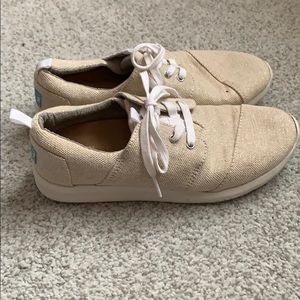 Toms shoes